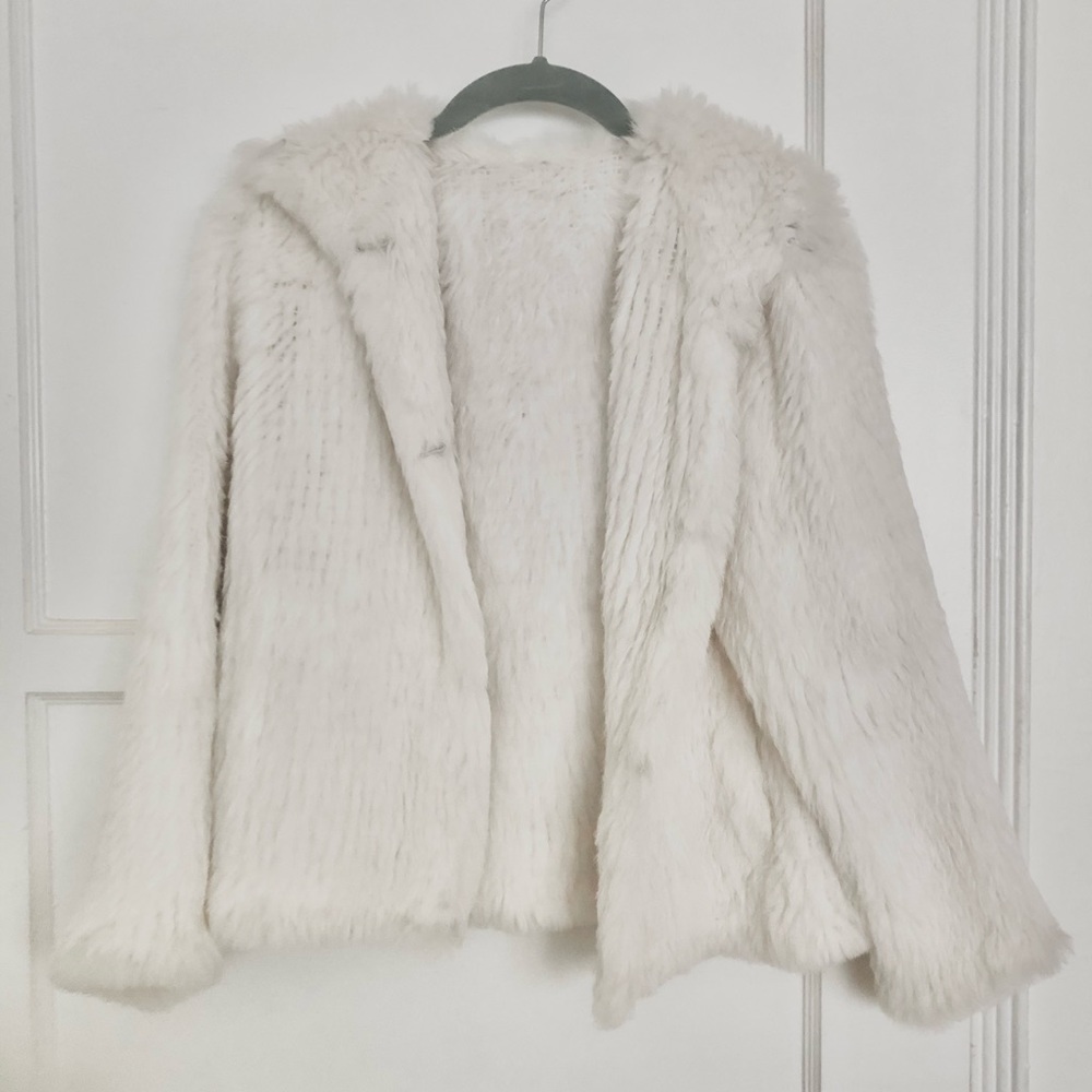White Hooded Fur Coat Jacket Hood Pockets